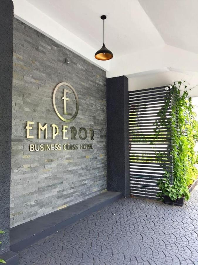 Emperor-Hotel Rachana Continental Pvt Ltd Kizhake Chālakudi エクステリア 写真