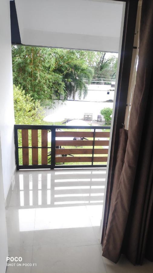 Emperor-Hotel Rachana Continental Pvt Ltd Kizhake Chālakudi エクステリア 写真